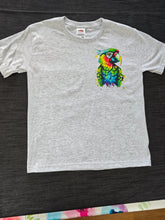 Load image into Gallery viewer, 7-8 Bright Parrot Grey short sleeved tee