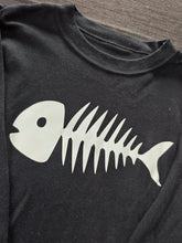 Load image into Gallery viewer, 2-3 Fishbone Black Long sleeved tee
